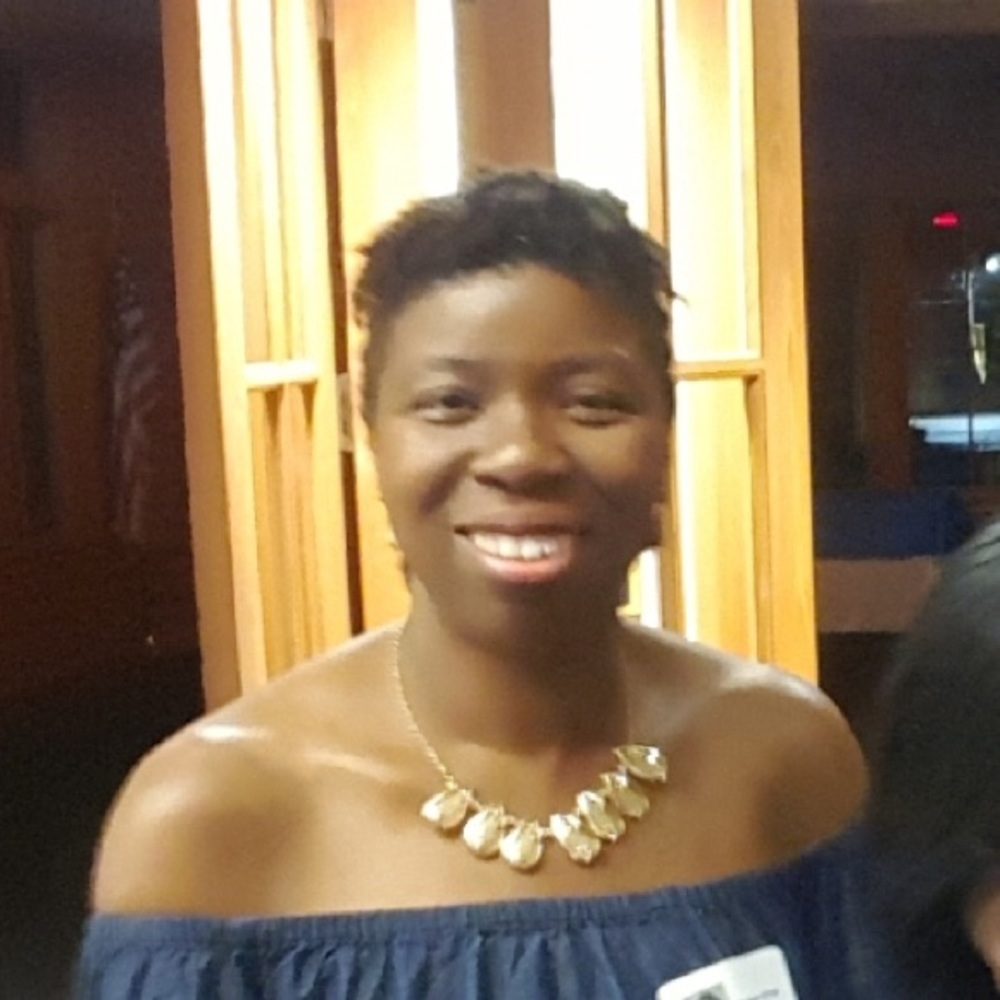 Meet your Posher, Desmona